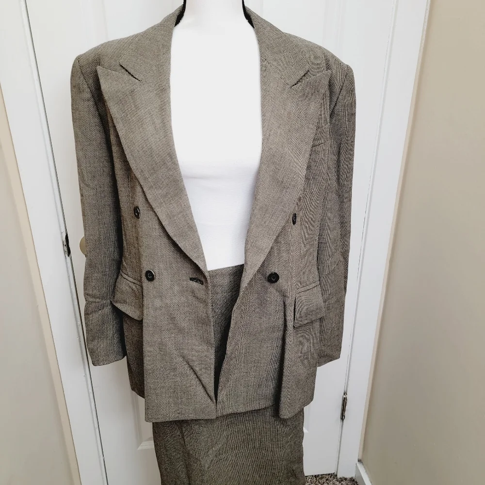 ESCADA Vintage Gingham Suit Set, Suit Blazer & Pencil Skirt - Picture 4 of 16